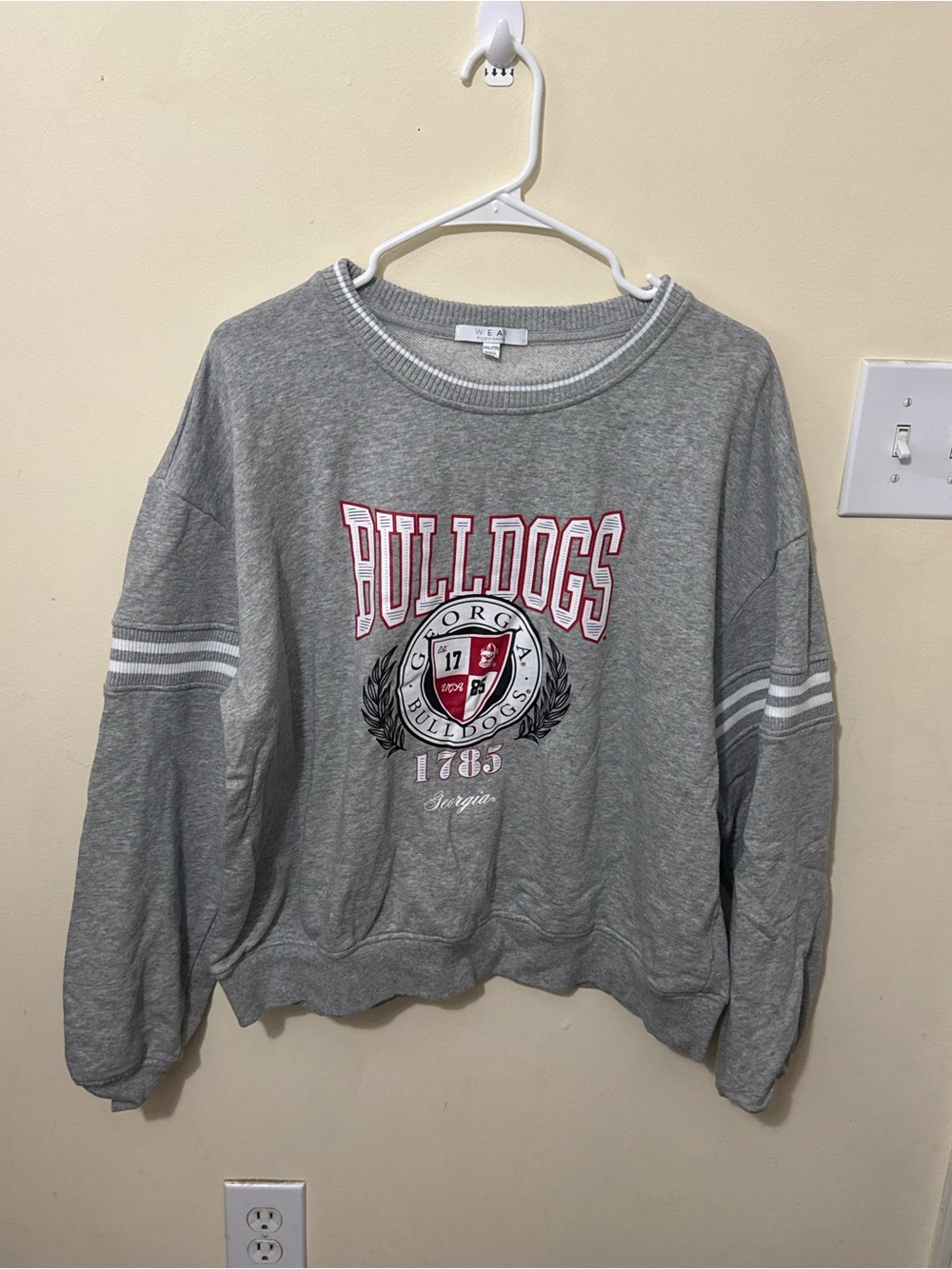 Gray Bulldogs Graphic Crewneck Sweatshirt